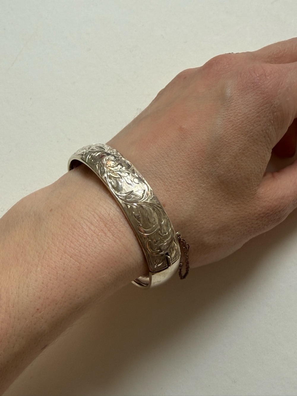 Vintage Floral Etched Sterling Silver Bangle Bracelet - WRJ Signed - Picture 7 of 11